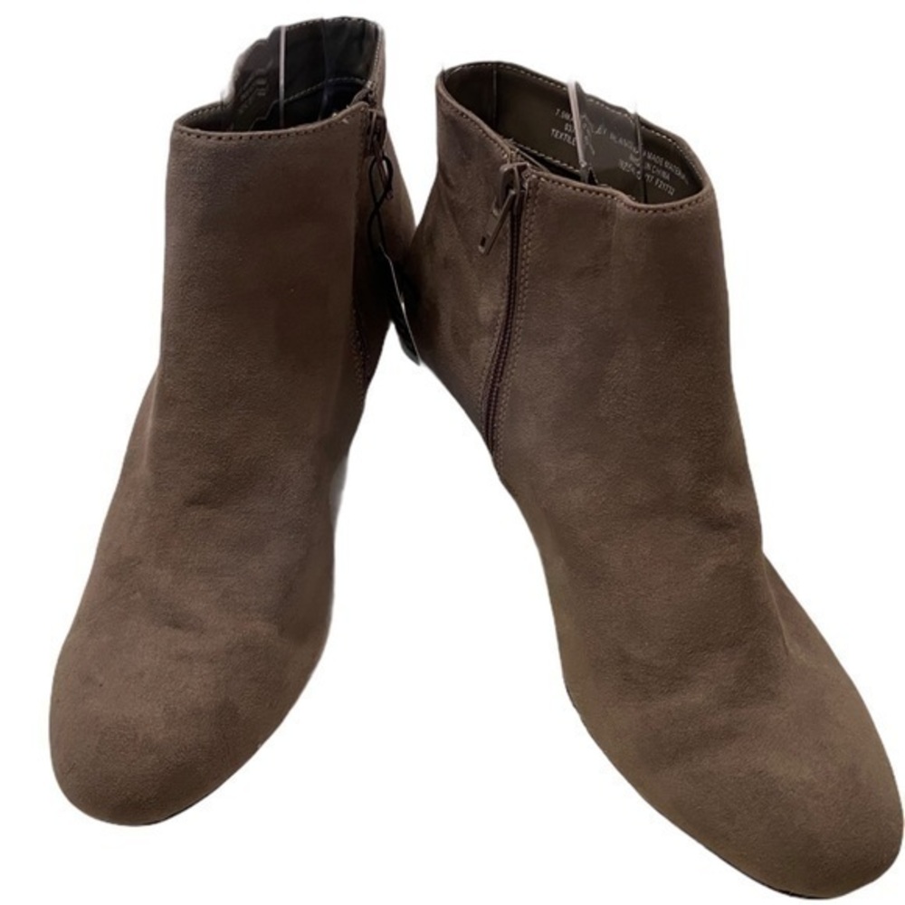 NWT Arizona Jean Company Gray Booties Size 7.5